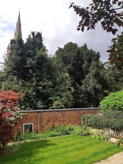 Beautiful Georgian Cottage Within A Private Walled Garden Oakham Esterno foto
