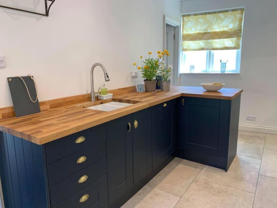 Beautiful Georgian Cottage Within A Private Walled Garden Oakham Esterno foto