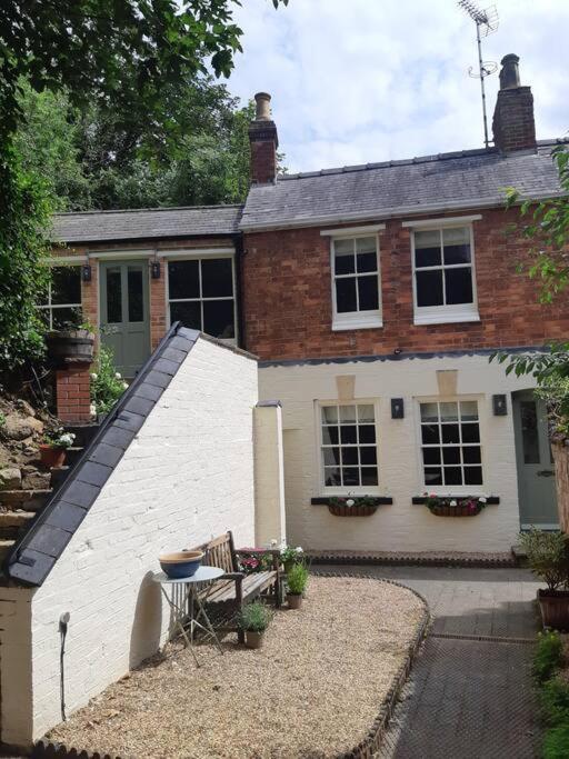 Beautiful Georgian Cottage Within A Private Walled Garden Oakham Esterno foto